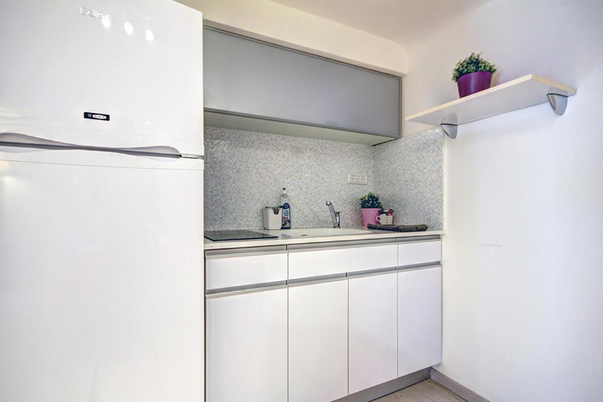 Lisetta - By Beach Apartments Tlv Tel Aviv Esterno foto